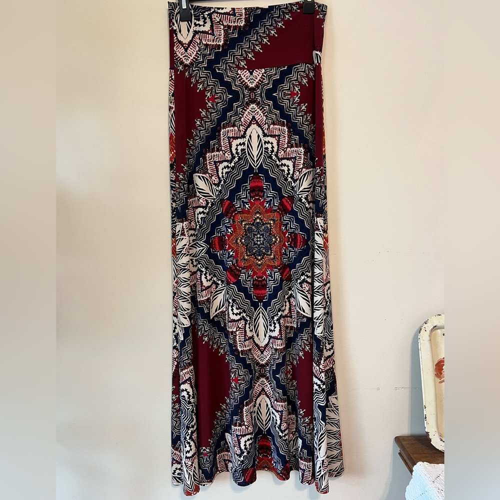 Women’s patterned maxi skirt